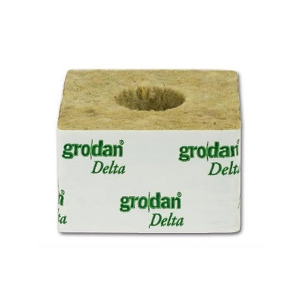 Grodan 75x75x65 mm, pěstební kostka s dírou 27x40 mm, 1 ks pohled zepředu