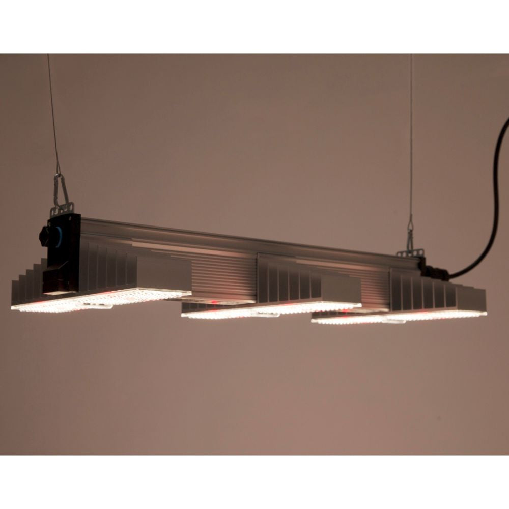 SANlight EVO 3-80 200W LED 3 µmol/J - V1.5 side view