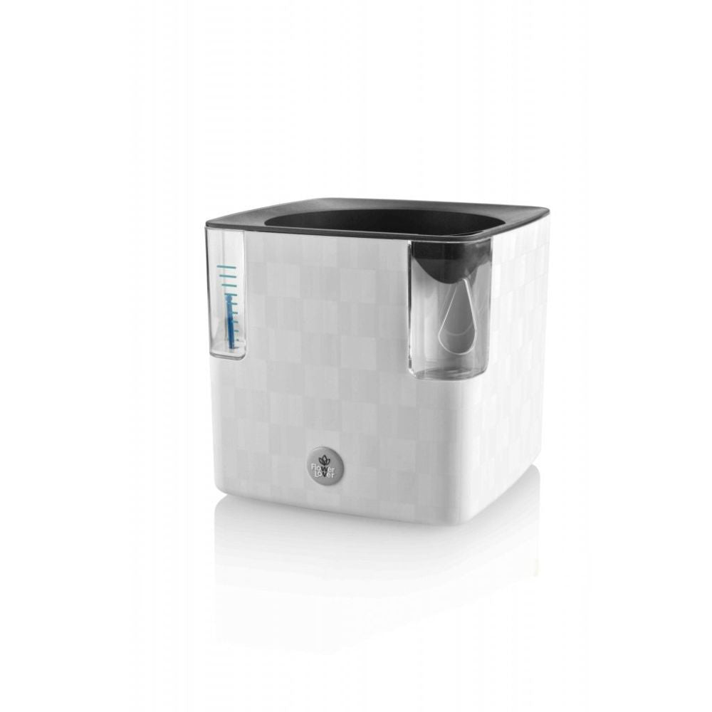 Plastkon Cobble smart planter Ice white, 15x15x14 cm front view