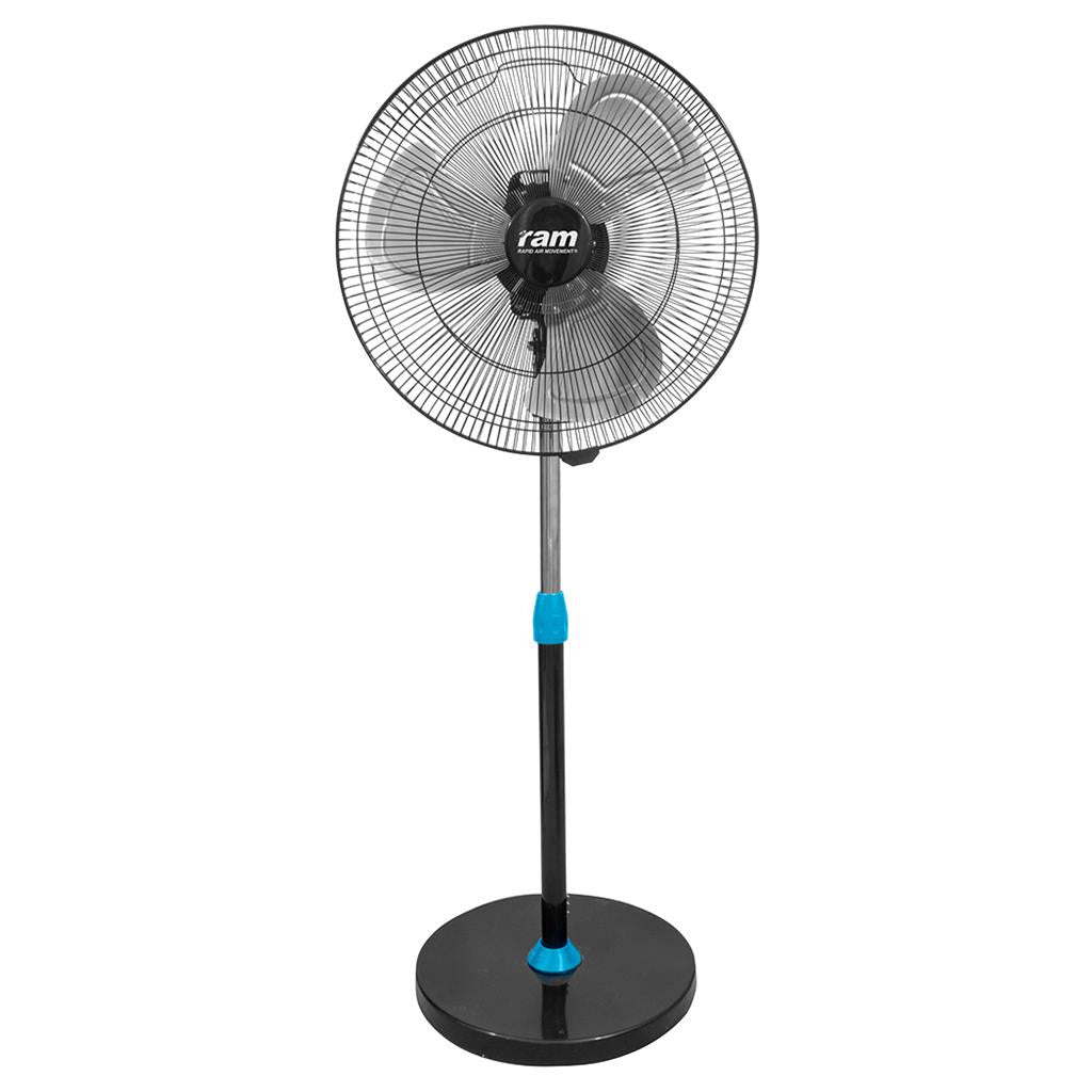RAM Heavy Duty Pedestal Fan, čtyřrychlostní stojanový ventilátor průměr 45 cm pohled zepředu